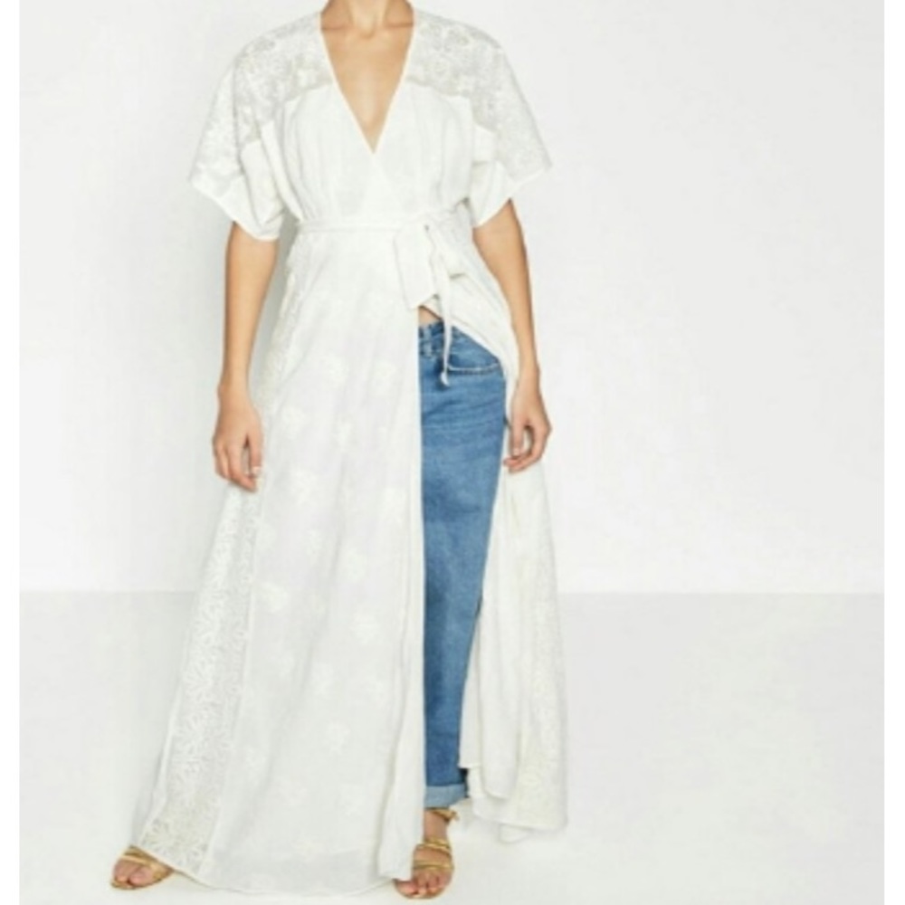 SOLD Zara Trafaluc White Lacey Wrap Dress - Picture 2 of 9